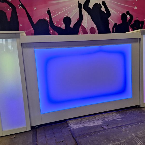 Discobar DJ Booth wit